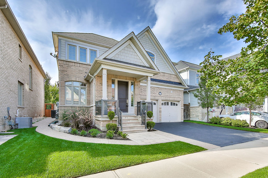 245 Melanson Heights