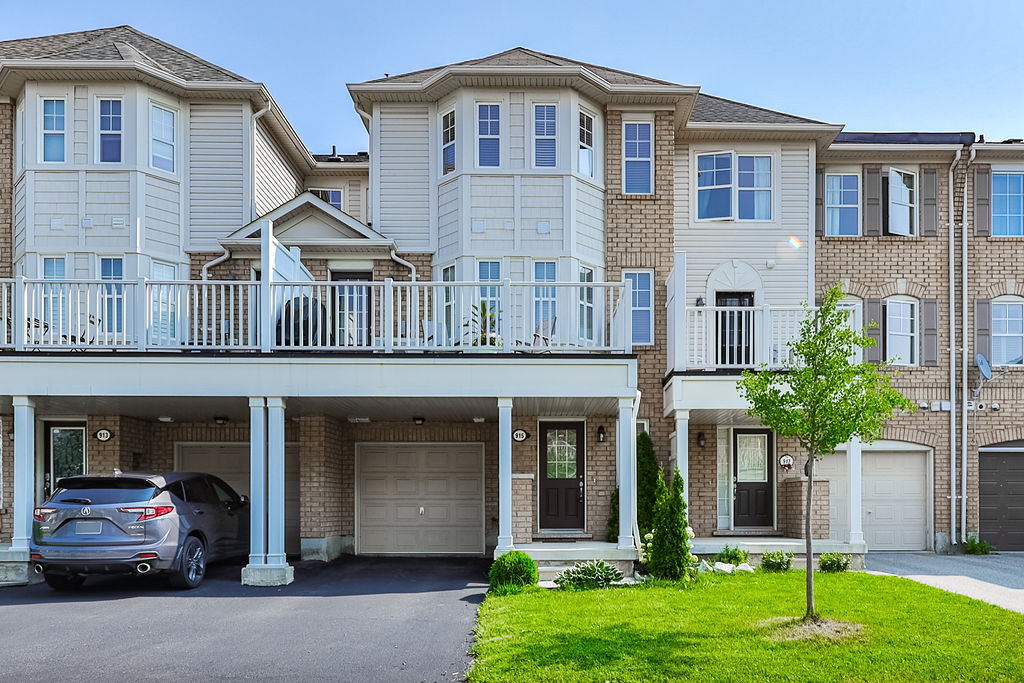 915 Deverell Place | Coates | Exterior